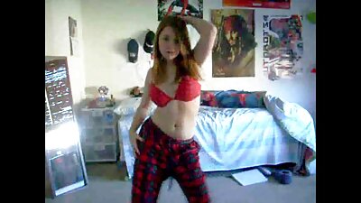 热的自然胸部在他妈的同时弹跳多汁