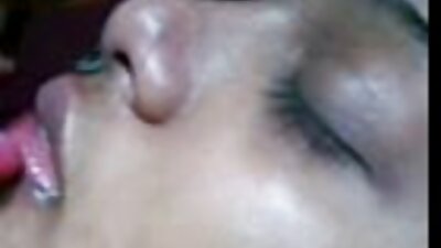 幸运的男孩钻他的邻居角质妈妈